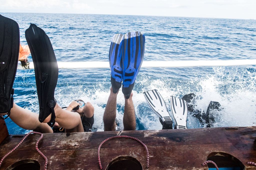 Dive Shop Gili Tranwangan Backroll Entry Fun Dive